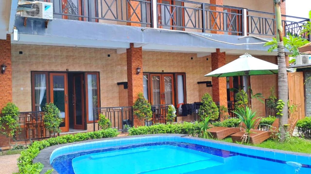 Wahyuga Sari Guest House Nita Salon & Spa 蓝梦岛 外观 照片