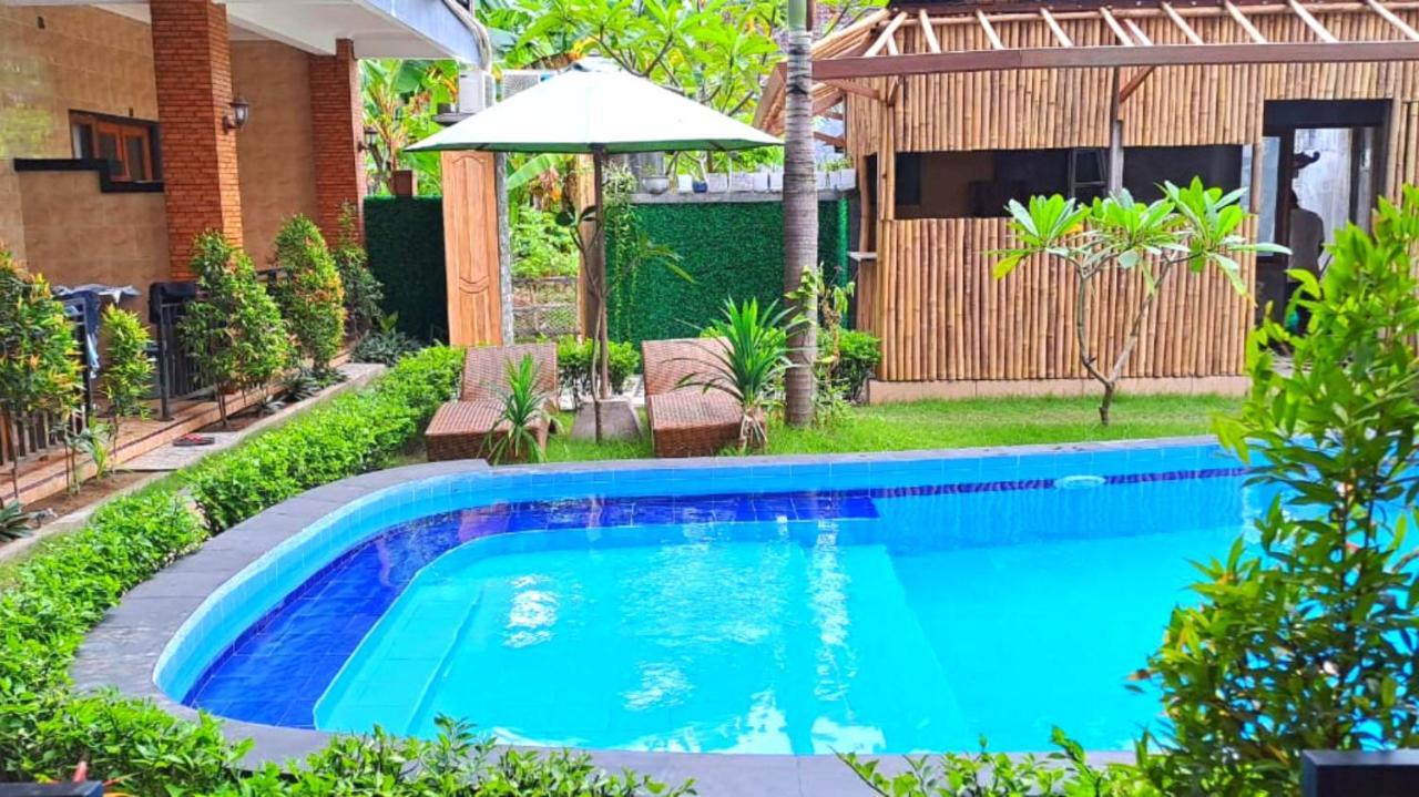 Wahyuga Sari Guest House Nita Salon & Spa 蓝梦岛 外观 照片